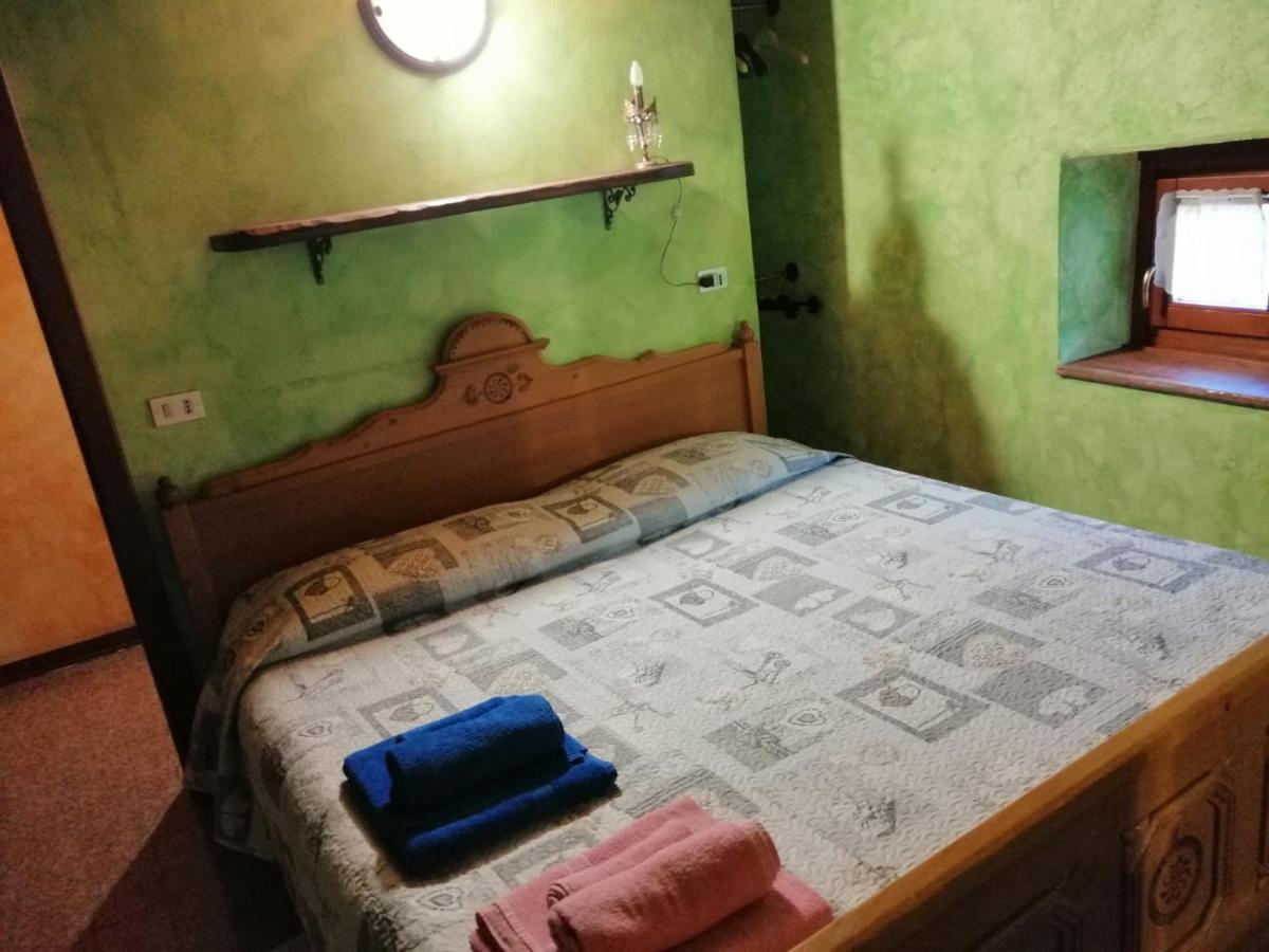 Вилла Casa Vacanze La Carbunera Домодоссола Экстерьер фото
